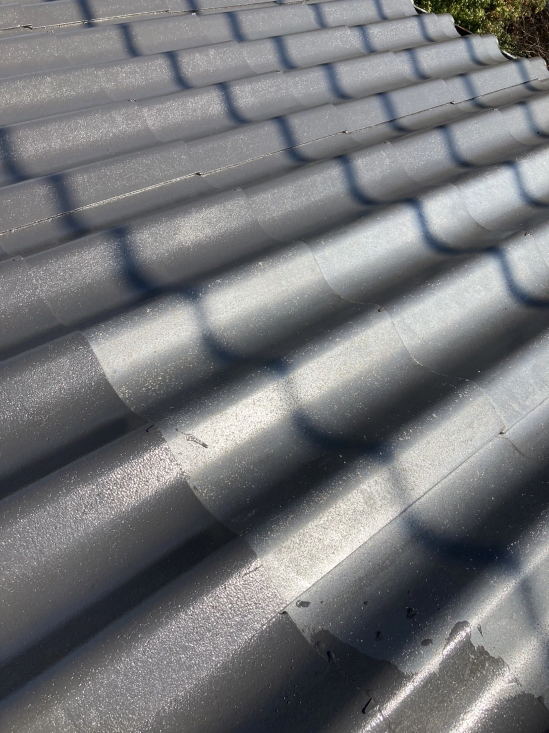 瓦の塗り替えが完了しました